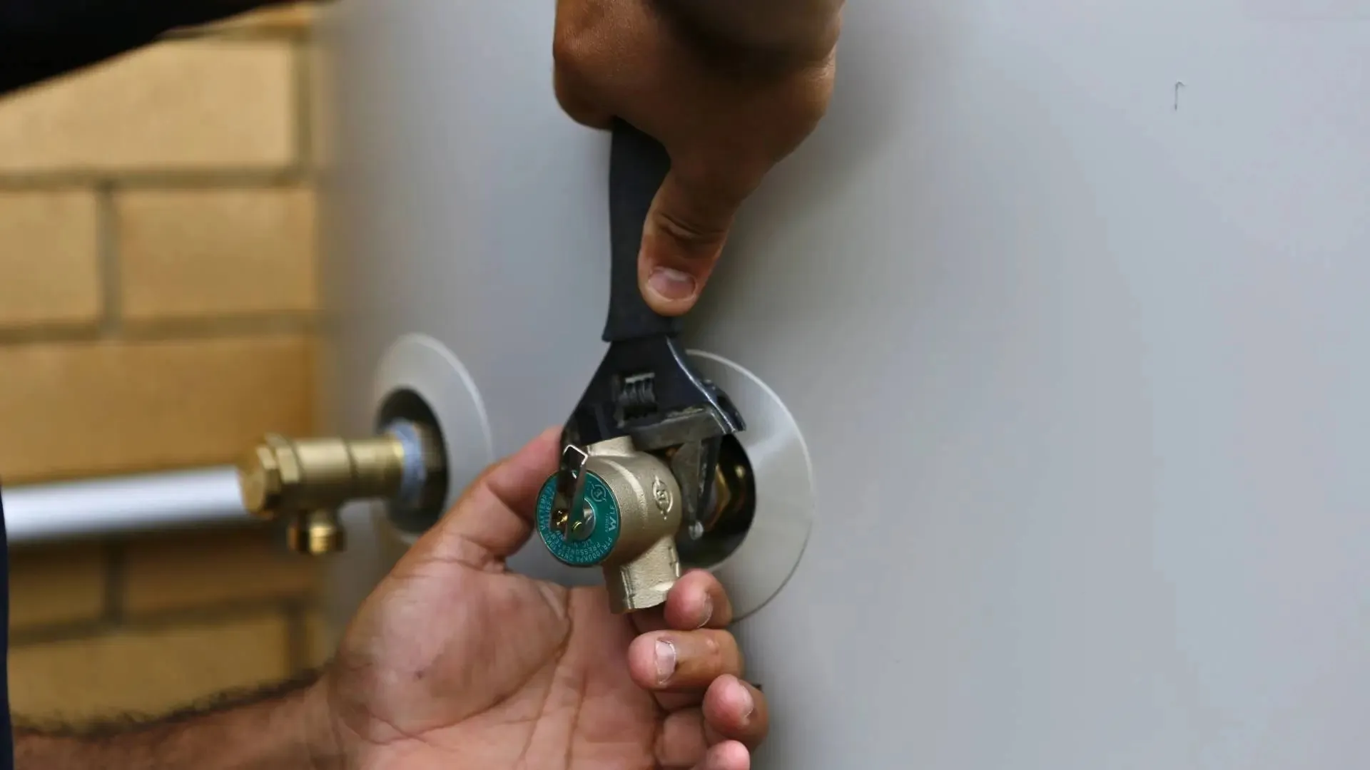 Hot Water System Repair vs Replacement: What’s Better?